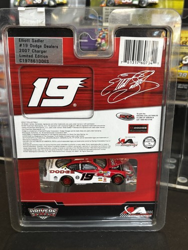 2007 Elliott Sadler Dodge Dealers Hood Open NASCAR Diecast 1:64 RARE Car - Picture 3 of 3