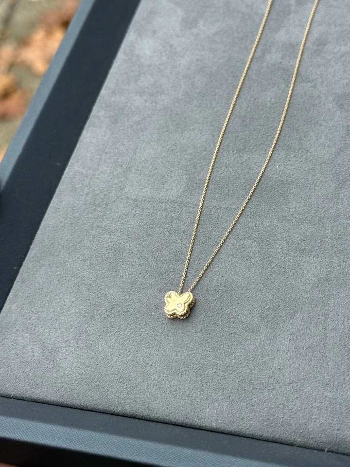 Delicado collar colgante mariposa diamante natural de oro amarillo macizo de 14K italiano Foto 4 de 4