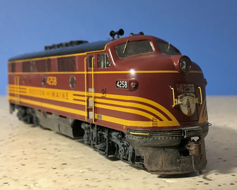 Locomotora de carga Boston & Maine-4258 EMD F-2A Athearn Genesis HO G15801B DCC Foto 4 de 4