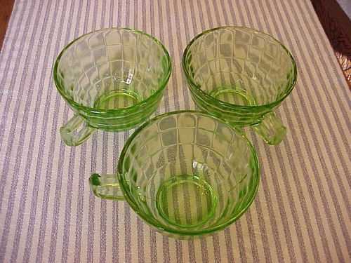 DEPRESSION GREEN OPTIC BLOCK CUPS 3 IN THE SET VASELINE GLASS 1929-1933