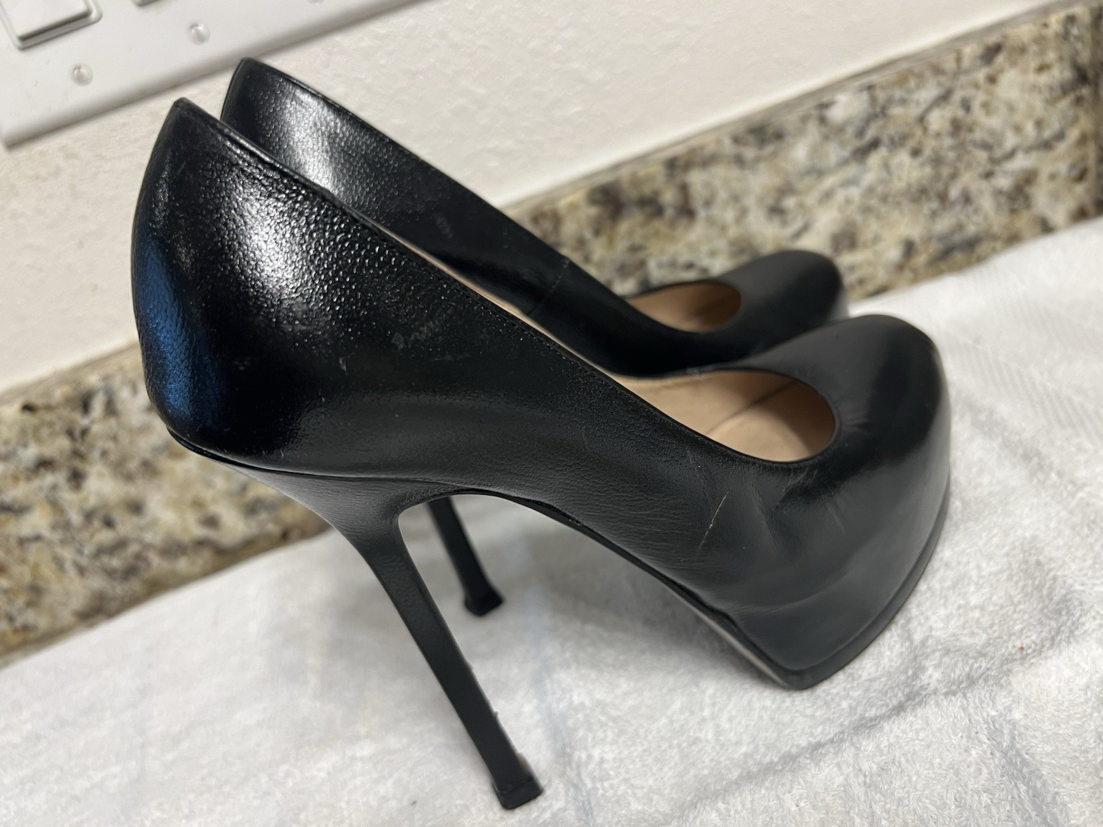 Decolte YSL Yves Saint Laurent nere in pelle con plateau tacco 4 25" misura 36