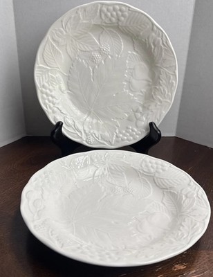 2X Optimum Home Woodberry Plates 8  Salad Embossed Raised Leaves White NEW