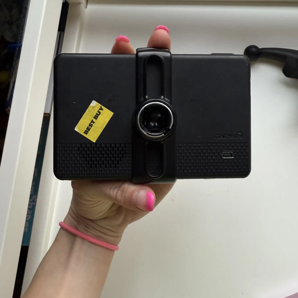 Garmin nuvi 1450 5-Inch Portable GPS Navigator - With Window Mouth No Cord - Image 3 of 4