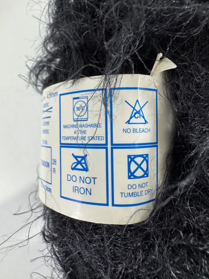 ELLE Lussuria Soft Faux Mohair Yarn Set of2 50g Skeins Nylon/Courtelle Blend NEW - Image 4 of 4