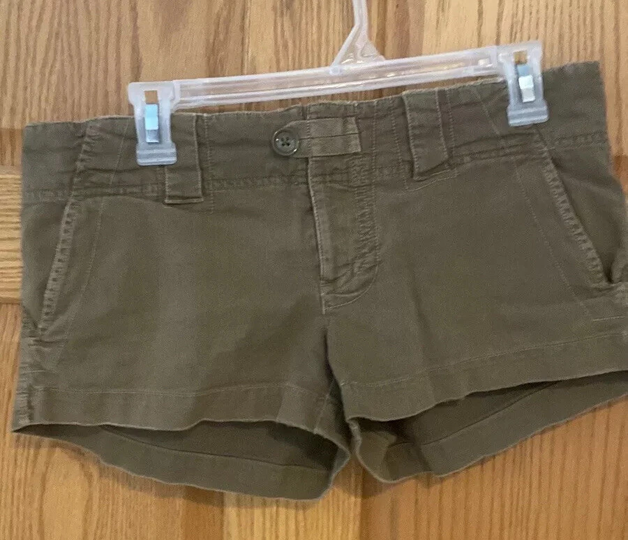 American eagle sales tan shorts