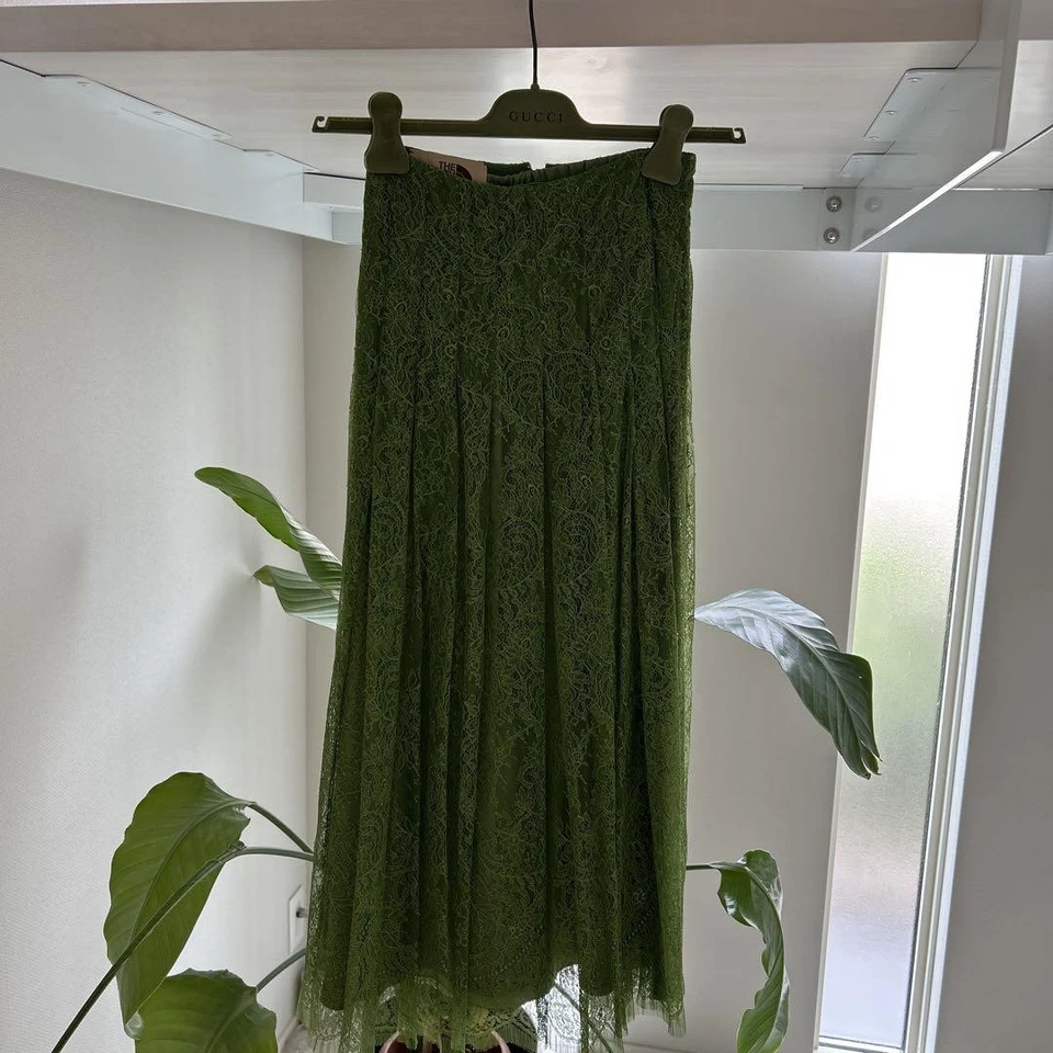 FALDA LARGA PLISADA ENCAJE COLABORACIÓN GUCCI THE NORTH FACE X BUENA USADA Foto 2 de 4