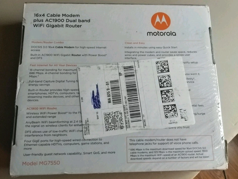 Motorola AC1900 WIFI Router 16X4 Cable Modem 1900bps 4gigE Ethernet Ports -Black - Image 2 of 2