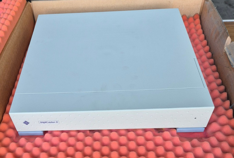 SUN SPARCSTATION 2 Chassis and lid 600-2579,540-1993,PIZZA BOX CALVIN