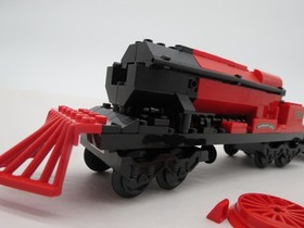 LEGO Harry Potter: Hogwarts Express (4841) Train incomplete for parts