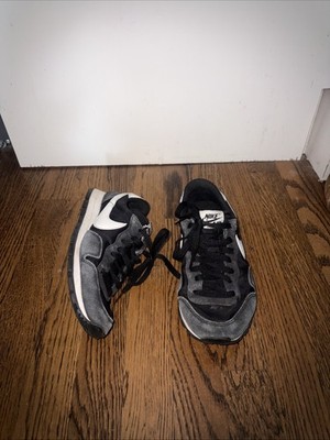 Nike Genicco Suede Shoes Black Grey White 644451-018 Women s 6 Sneakers