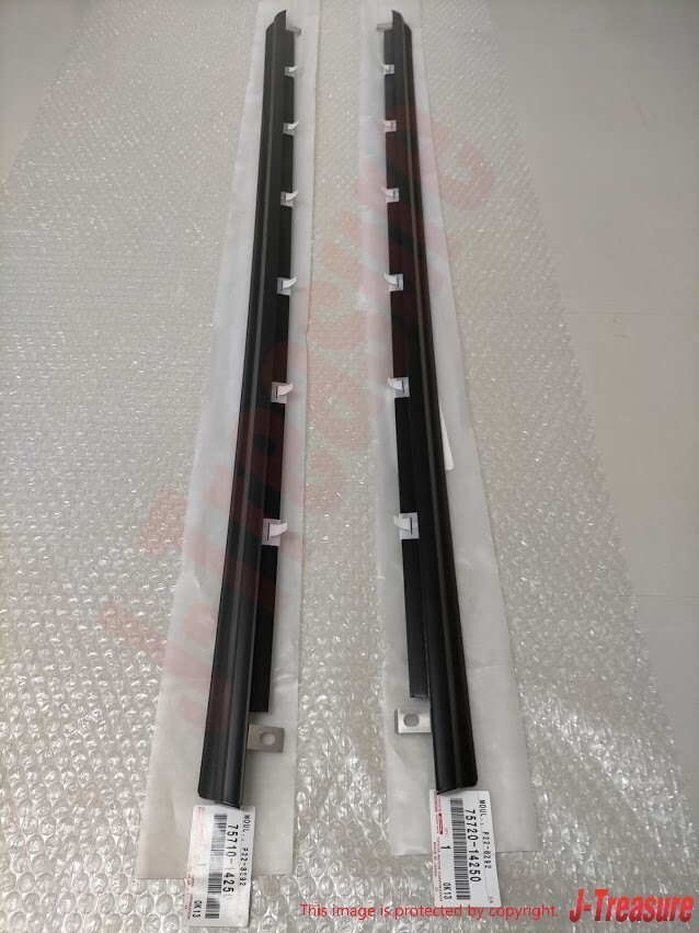 TOYOTA SUPRA JZA80 MK4 93-98 Genuine Front Door Belt Molding Right