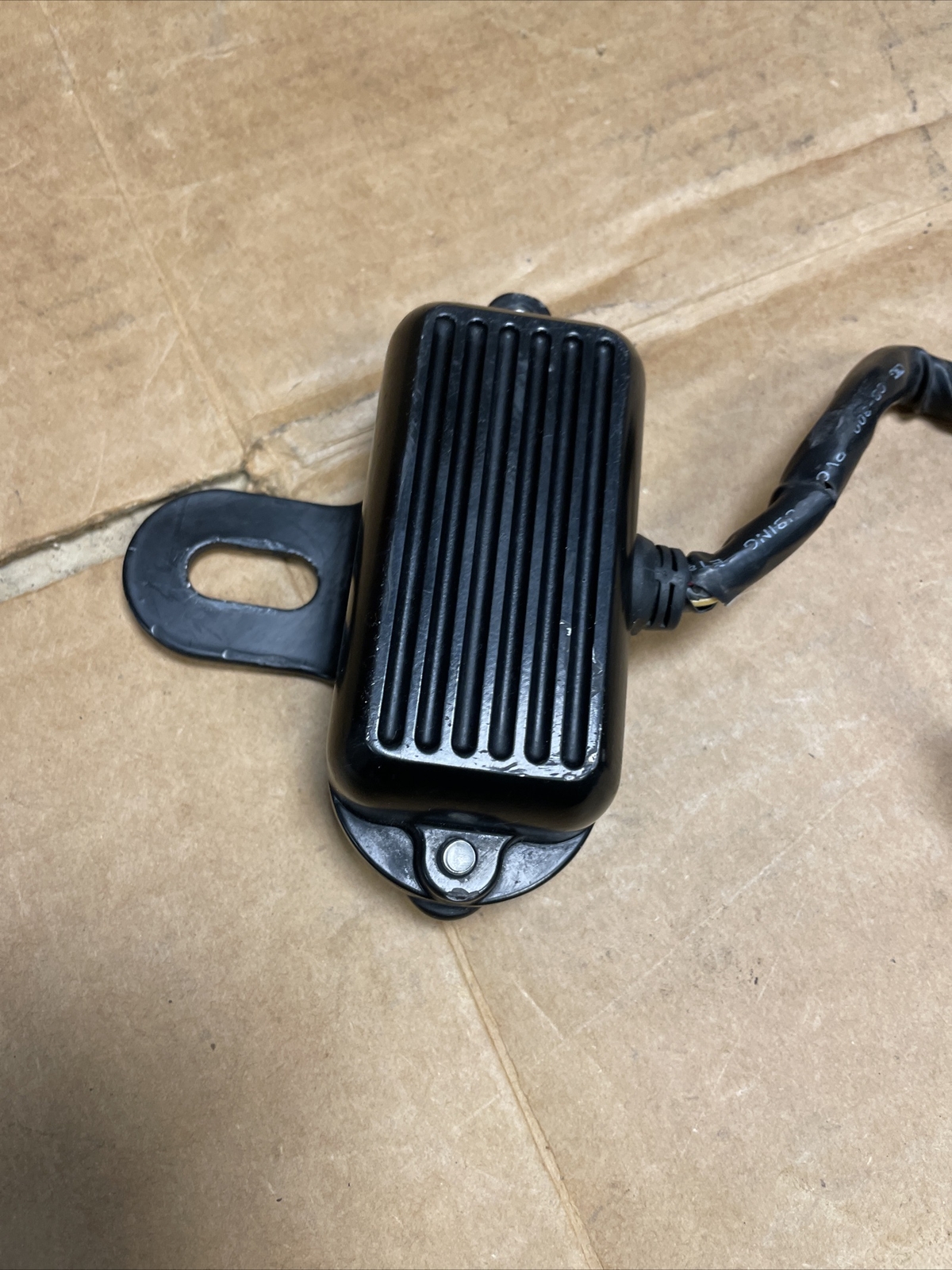Harley Davidson Boom! Windshield Mounted Amplifier and Speaker Kit