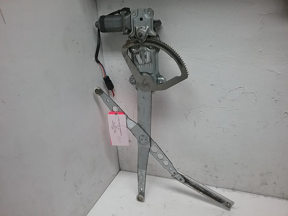 Motor regulador ventana delantera derecha Jaguar Vanden Plas 1998-2003 0 130 821 612 Foto 3 de 4