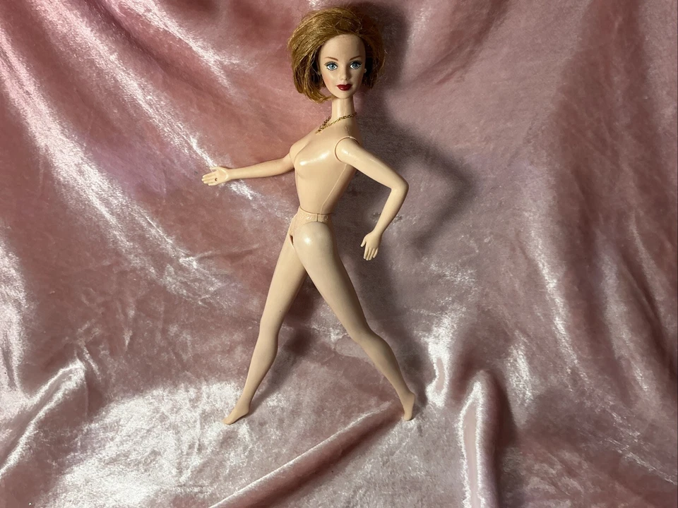 Muñeca Barbie pelirroja Scully agente X-Files vintage desnuda solo con collar Foto 4 de 4