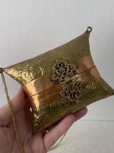 Vintage Brass Copper Shell Pillow Purse Shoulder Bag Mini 30s 40s - Imagen 4 de 13