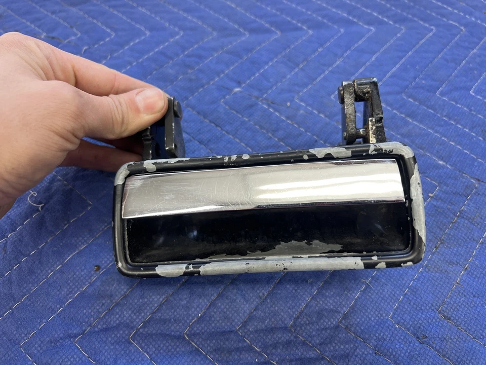 Manija de puerta exterior del conductor izquierdo Volvo 140 240 242 244 245 1972-1989 OEM #3859E Foto 2 de 4