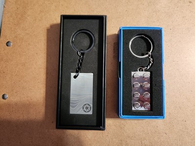 LEGO STAR WARS MANDALORIAN BESKAR KEYCHAIN & LEGO VIP 2X4 BRICK KEYRING NEW FFS