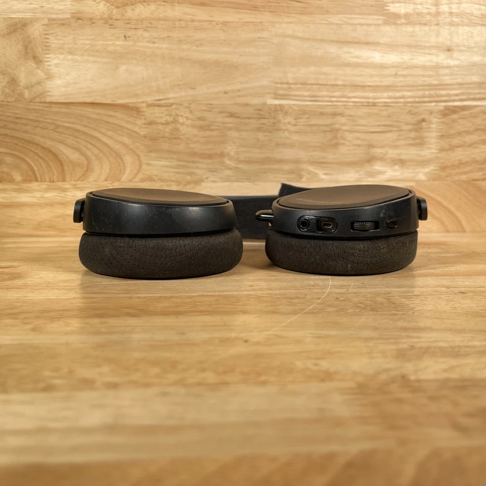 SteelSeries Arctis 3 61503 Black Wired All-Platform Over-The-Ear Gaming Headset - Image 3 of 4