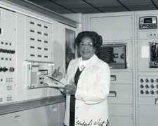 Gladys West signed NASA space mathematician 8x10 photo