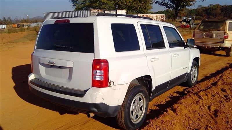 Farol esquerdo do motorista halogênio compatível com Jeep Protriot 07-17 fabricante de equipamento original - Imagem 4 de 4