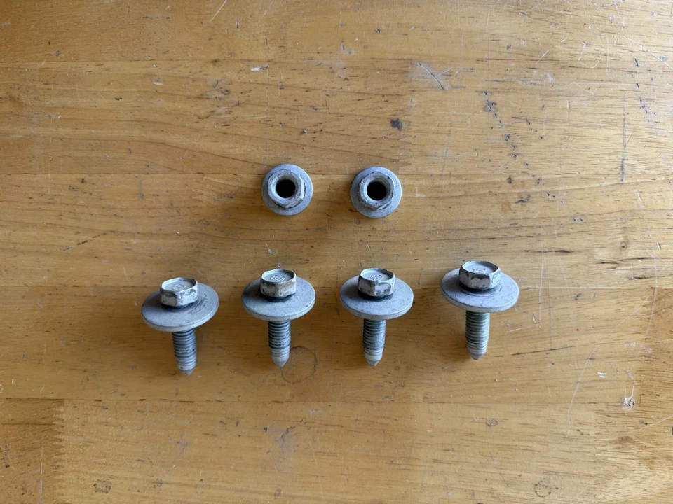 Pernos de montaje de parachoques trasero para camioneta Dodge Ram 2500 3500 2010-2025 OEM Foto 3 de 3