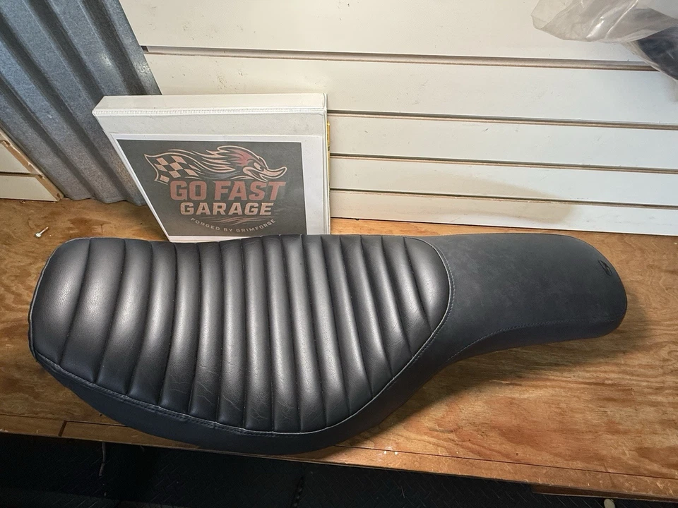 Saddlemen Profiler TTR Tuck-N-roll Seat Harley Davidson Dyna 06-17 - Image 3 of 4
