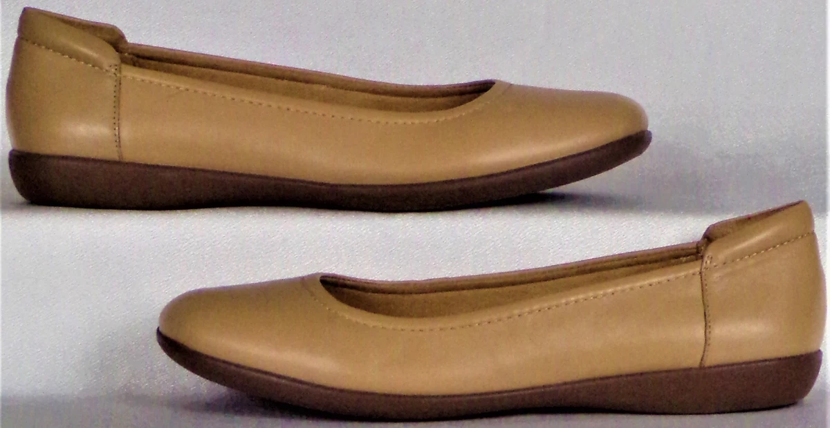 NATURALIZER 8M beige ballet flats leather uppers cushioned insoles arch support