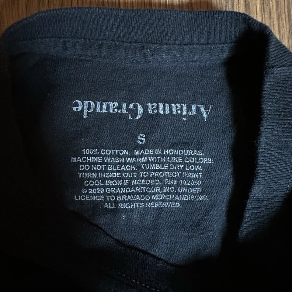 T-shirt Ariana Grande Sweetener Tour Merch manica lunga nera taglia small - Immagine 3 di 4