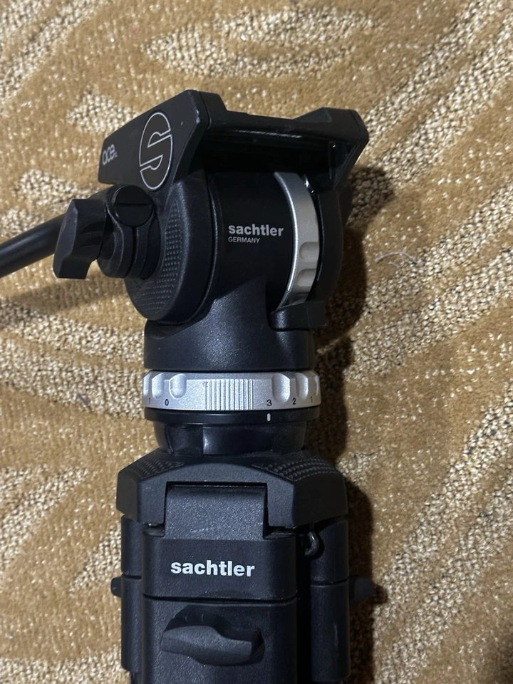 Sachtler Ace XL Fluid Head with Carbon Fiber Tripod with Soft Case Excellent - Image 4 of 4