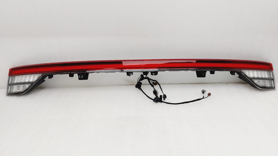 Barra refletora de lanterna traseira interna central Lincoln Aviator 2020-2024 LC5B13B433BG - Imagem 2 de 4