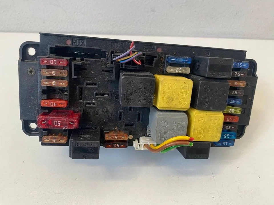 Scatola dei fusibili Mercedes C-class (W203) 2000-2007 5DK008485-40 11567 - Immagine 2 di 4