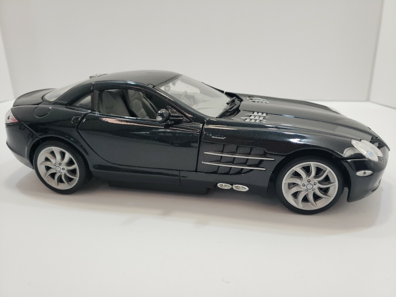 maisto mercedes benz slr mclaren