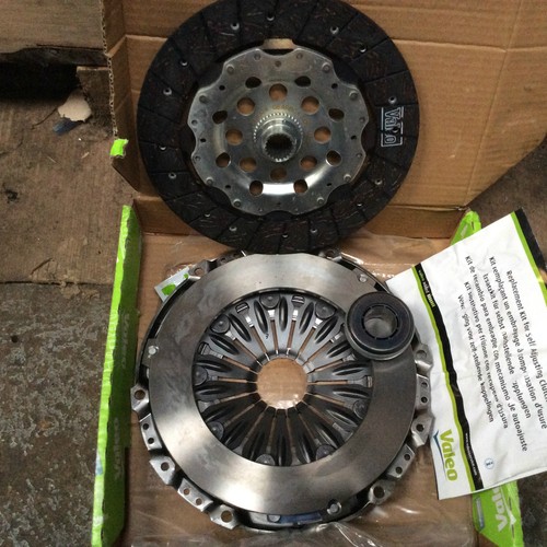 PEUGEOT 307 407 607 807 2004 ON Valeo clutch kit dia 230mm 2052N1 826902 - Afbeelding 1 van 1