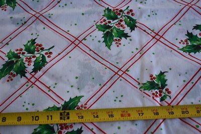 18'' Long x 60'' Wd Vintage Green & Red Holly on White Cotton/Springs Mills N4019