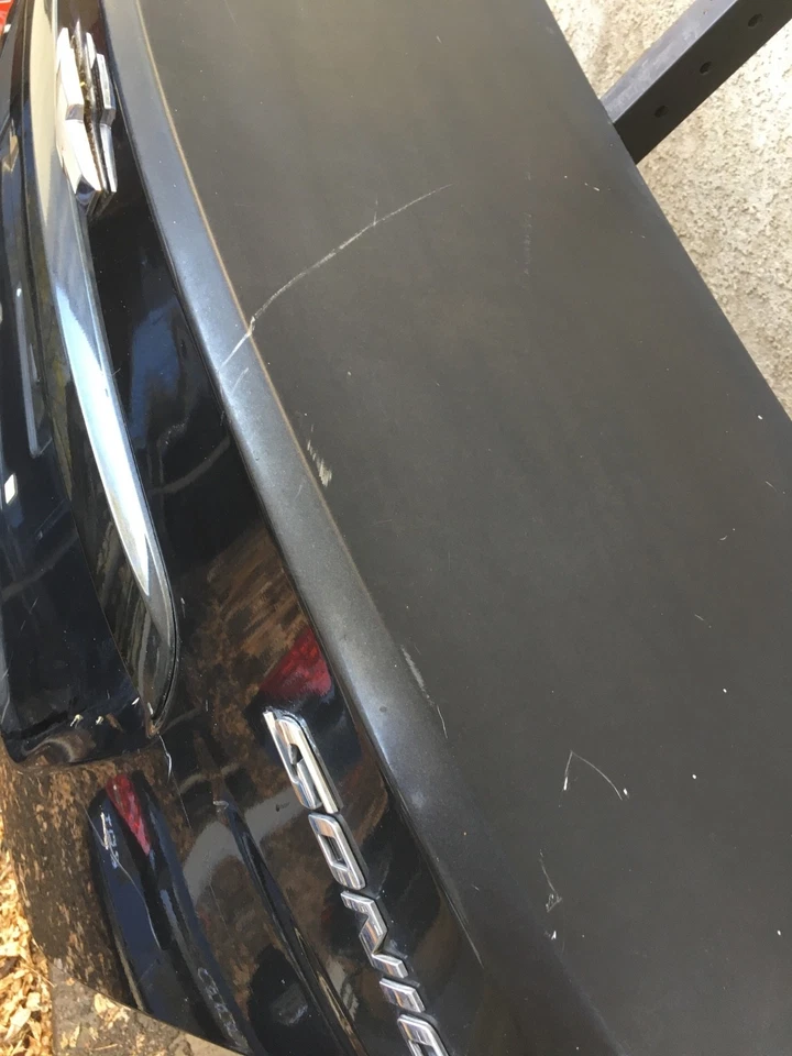 Chevrolet Sonic 2013-2016 sedán maletero trasero tapa negro OEM Foto 4 de 4