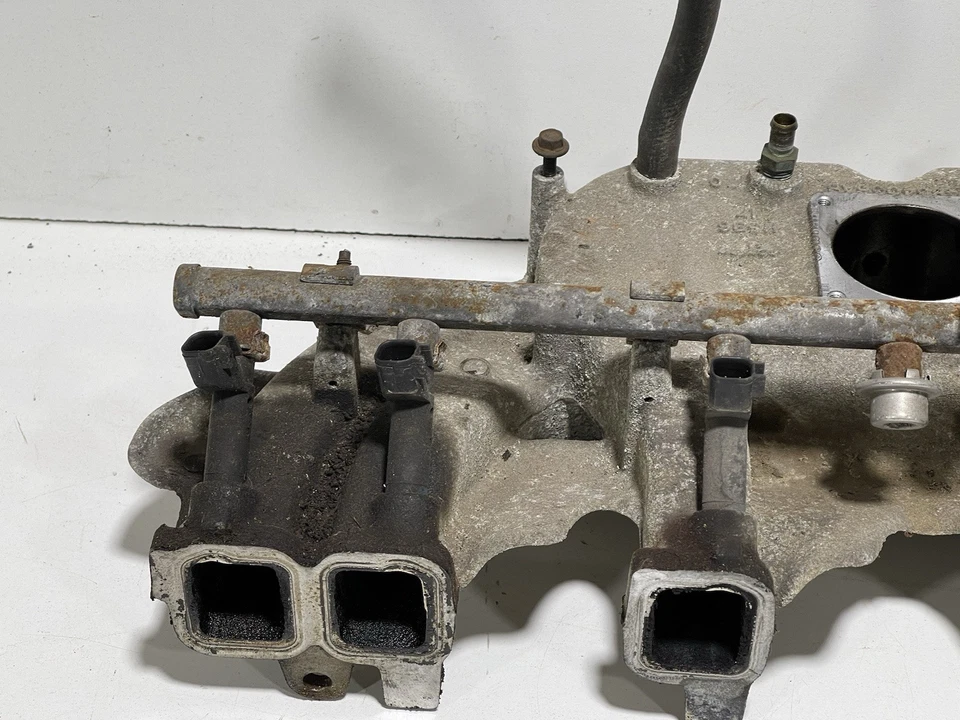 03-04 Jeep TJ Wrangler 4.0 Intake Manifold w/ Fuel Rail & Injectors 04854036AB - Image 2 of 4