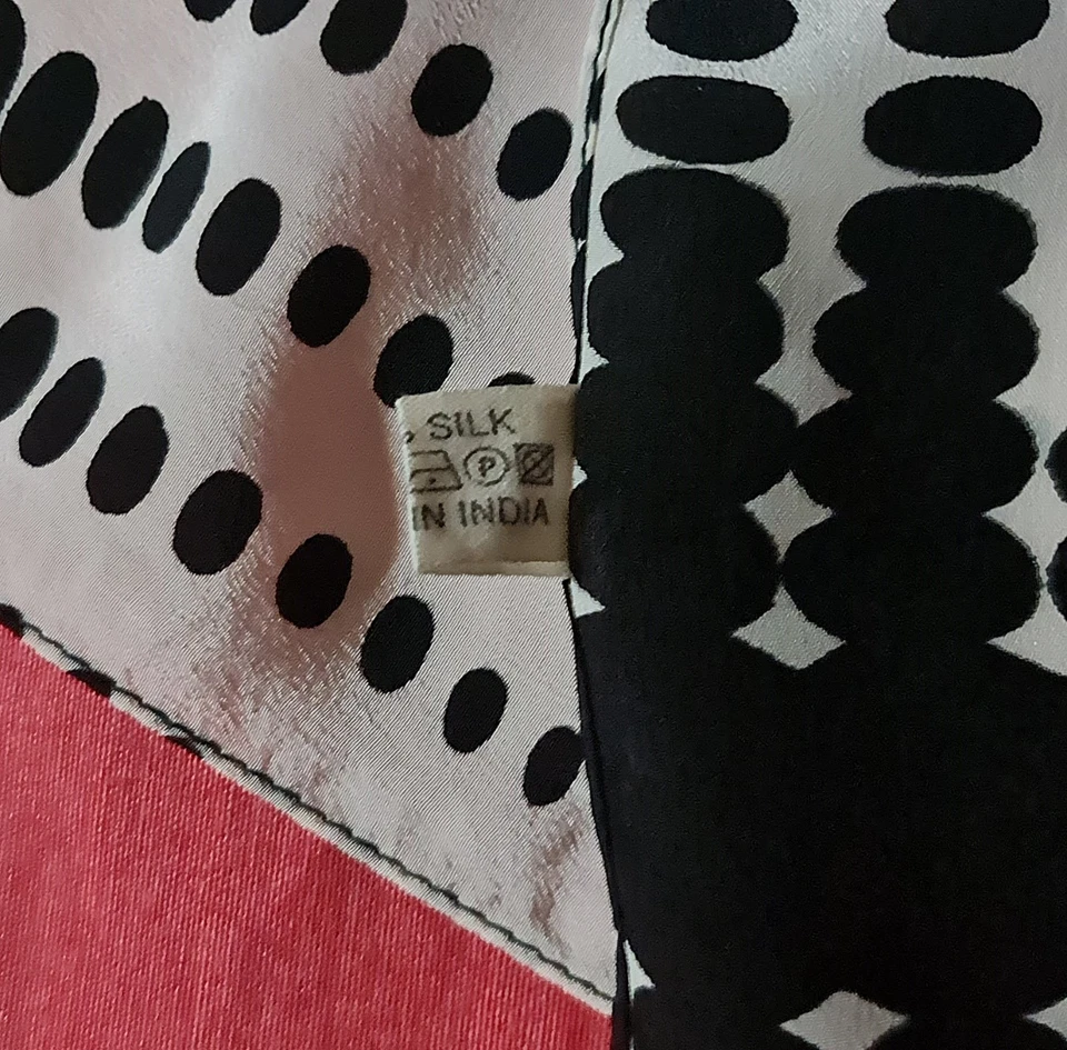 BUFANDA CABALLERO ITALIA VINTAGE AUTÉNTICA LUNARES NEGRO BLANCO SEDA LARGA HOMBRE Foto 3 de 3