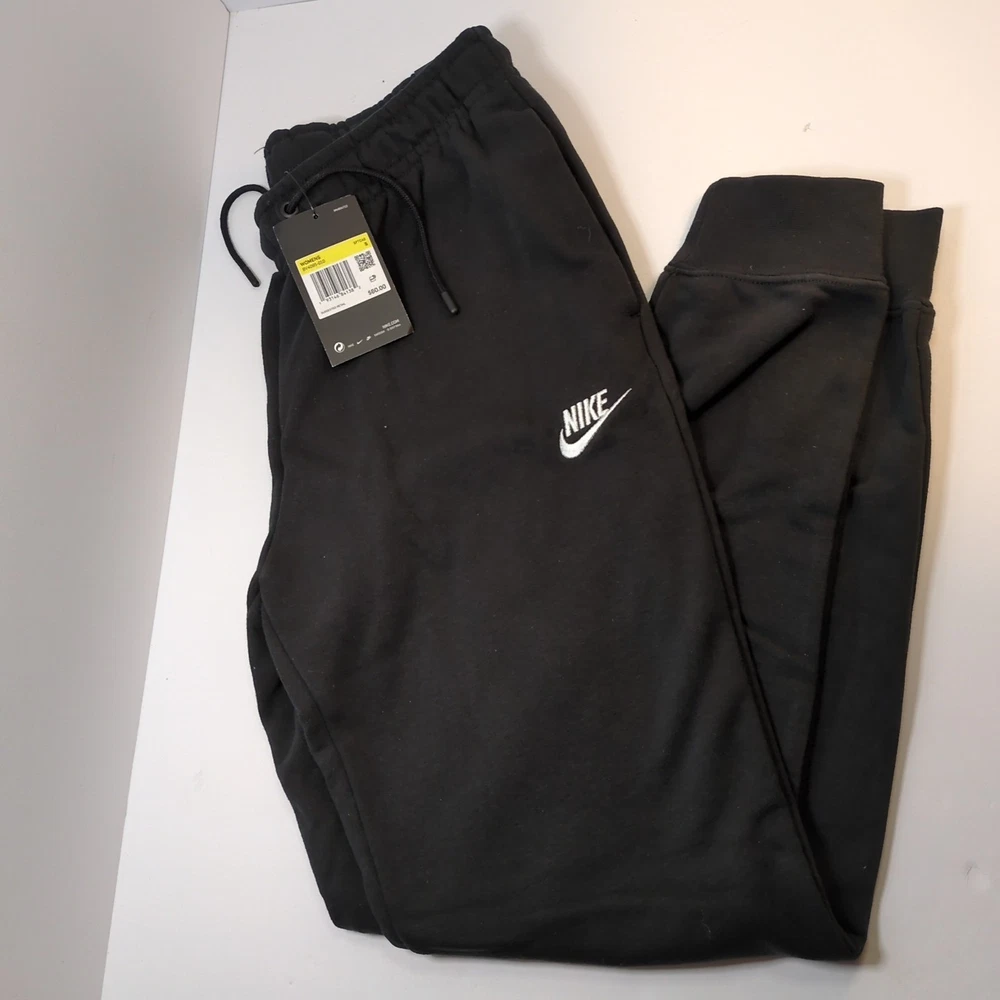 Nike Women’s Large Logo Fleece Sweatpants with Pocket in Black BV4095-010