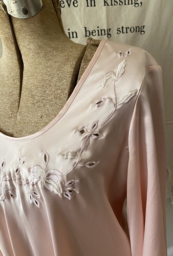 Vintage NATORI Neiman Marcus Peach Satin Long Nightgown Embroidery Floral Lace S - Picture 6 of 12
