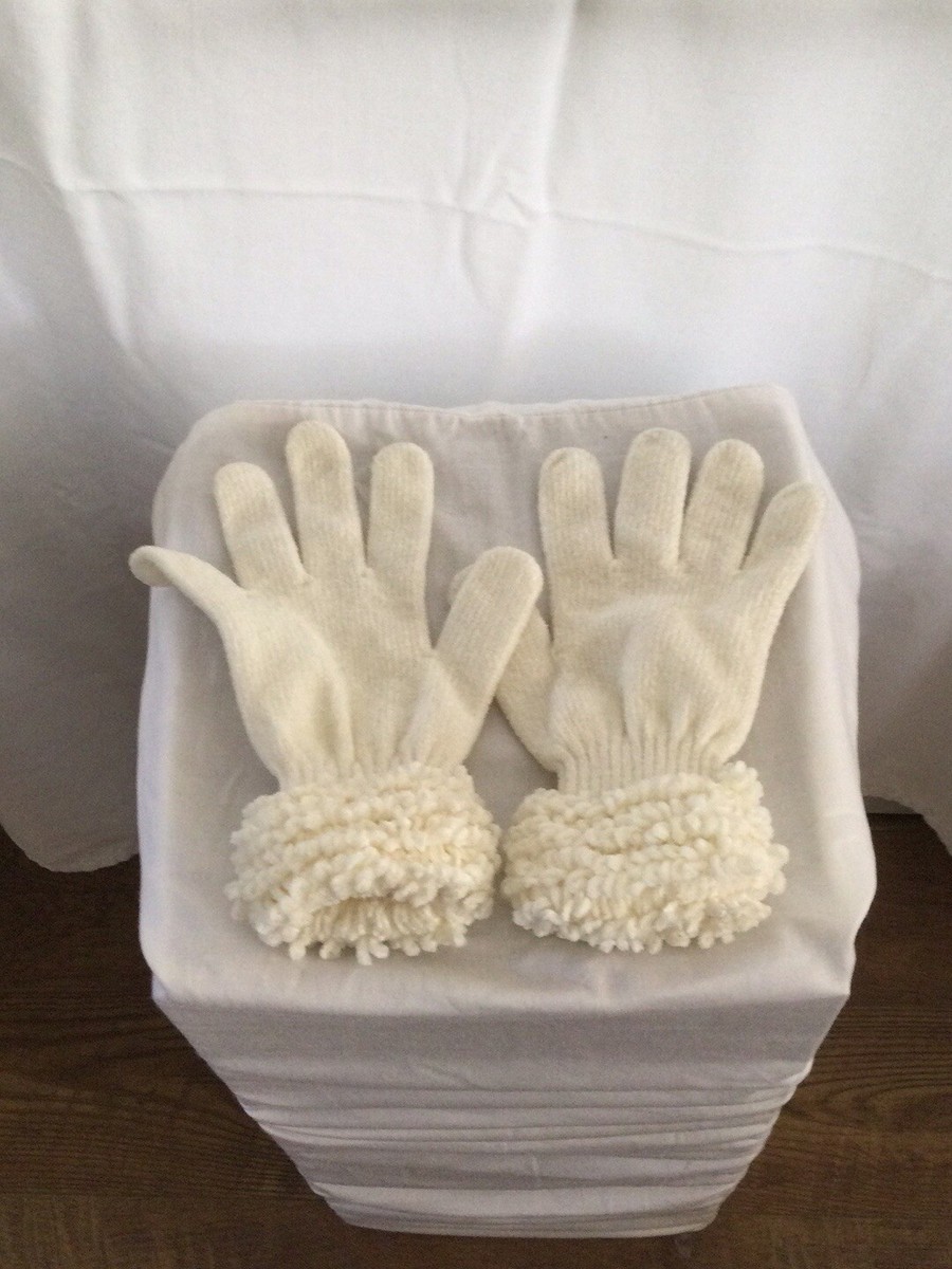 NWT! White House Black Market Hat, Gloves and Scarf Set display picture 1