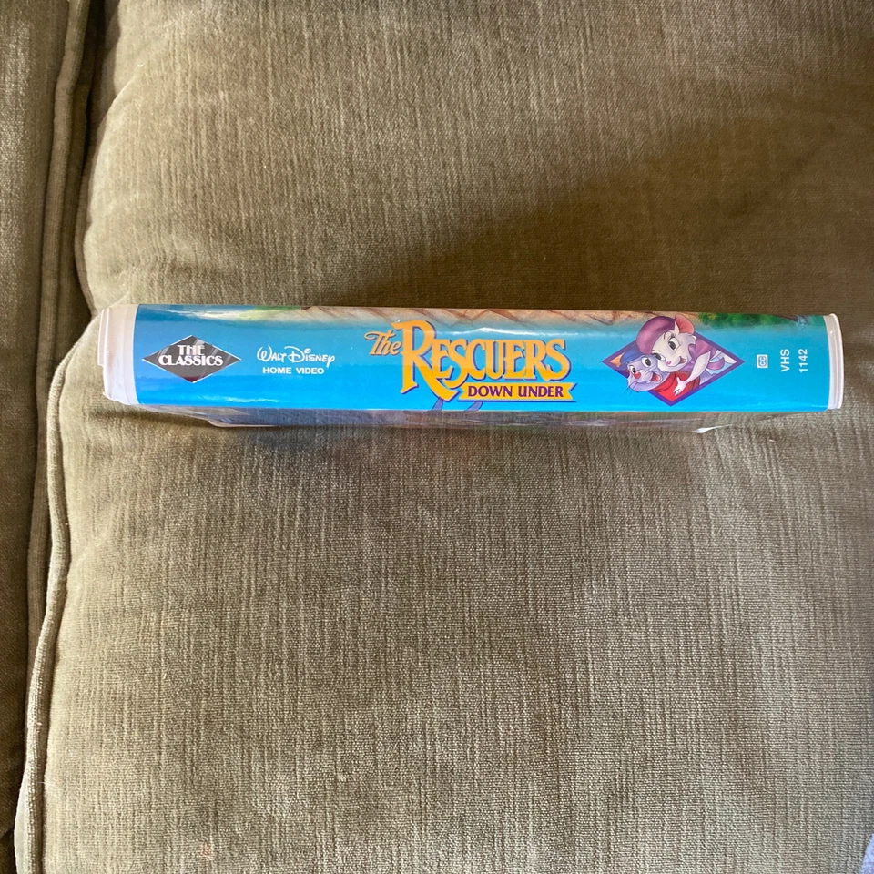 The Rescuers Down Under Walt Disney Classic VHS Tape 1991 Black Diamond Clamshel - Image 3 of 4