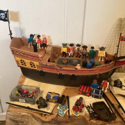 Playmobil 5135 Pirate Prize Ship Large Retired w/Pirates And 
