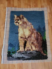 Wełniany dywan lub wiszący na ścianie