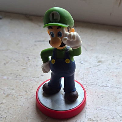 Nintendo amiibo Luigi Figur Super Mario Bros. NVL-001 NFC Produktlinie amiibo