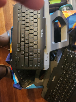 Belkin Standalone Computer Keyboard Black Plastic QWERTY English Layout
