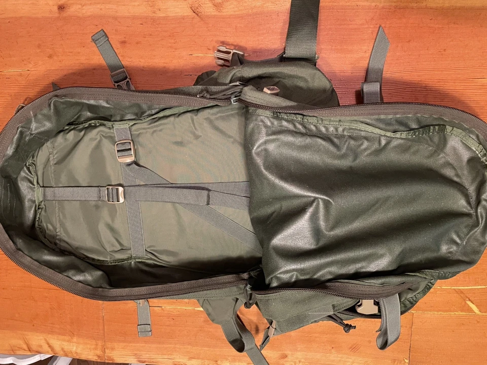 Mochila Coyote Eagle Industries A-III Paquete de Asalto de 3 Días Foto 3 de 4