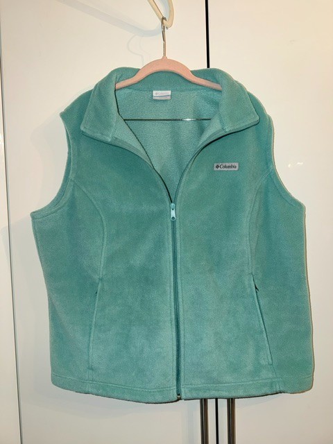 Columbia Fleece Vest, Women size 2x, Seafoam color