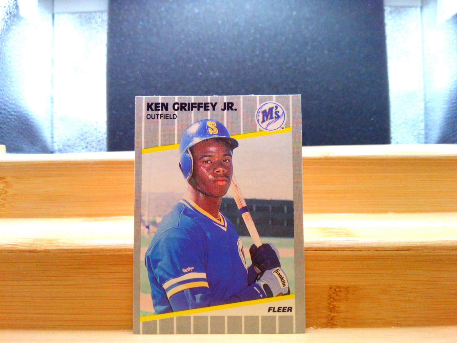1989 Ken Griffey Jr.-Seattle -Rookie Card - Fleer #548  - UER-Born in Donora, PA