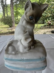 Mann 1982 Music Box Siamese Cat &Kitten Vintage Plays You Light Up My Life