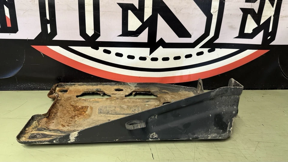 Bandeja de batería Silverado Sierra Yukon 07-13 lado derecho del pasajero OEM 15872637 Foto 2 de 4